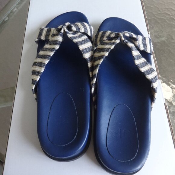 JF women's slide on sandals, size 11, blue /cream /white cloth top strap, cushy - Picture 7 of 10